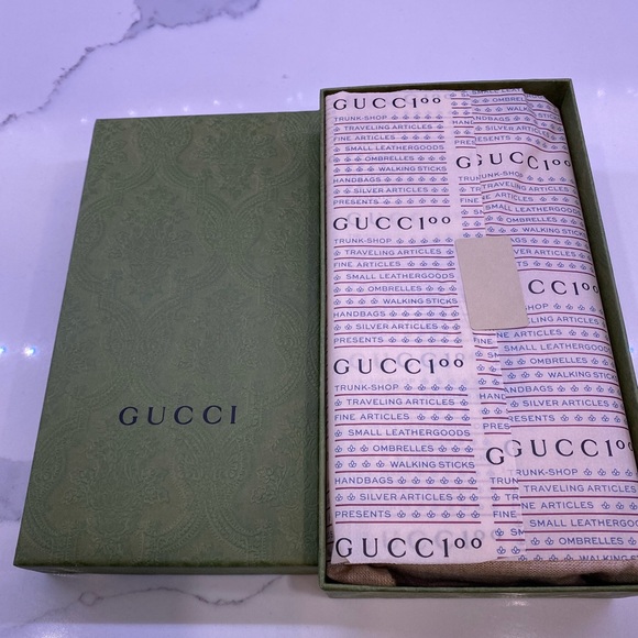 SOLD! Gucci 100 Centennial Collection Chain Wallet in Ivory Jacquard *RARE* - Picture 4 of 12